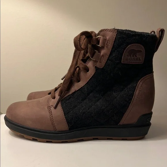 Sorel Women's Black and Brown Winter Boots - Picture 4 of 6